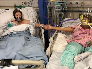 Cerita Menyayat Hati Seorang Ibu Wafat di Sebelah Putrinya di RS