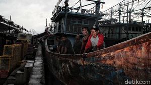 Foto: Saat Nelayan Curhat Pendapatan Surut Gegara Cuaca Buruk