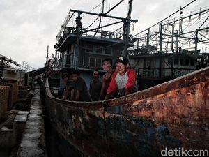 Foto: Saat Nelayan Curhat Pendapatan Surut Gegara Cuaca Buruk