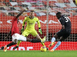 MU Pamer Eric Bailly Kuatnya Kayak Gini