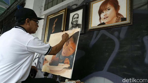 Geliat Pelukis Jalanan di Kawasan Kota Tua