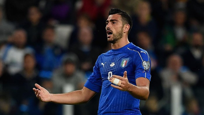 TURIN, ITALY - OCTOBER 06:  Graziano Pelle of Italy #9 reacts during the FIFA 2018 World Cup Qualifier between Italy and Spain at Juventus Stadium on October 6, 2016 in Turin, Italy.  (Photo by Claudio Villa/Getty Images)