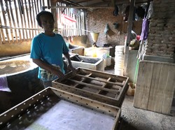 Harga Kedelai Mahal, Perajin Tahu di Kartasura Mogok Total
