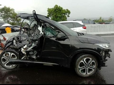Ini Kondisi Mobil Ringsek Milik Chacha Sheryl