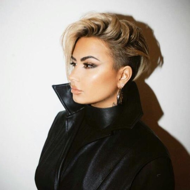 Untuk membuat suasana di tahun baru, tidak ada salahnya merubah penampilan secara mencolok.