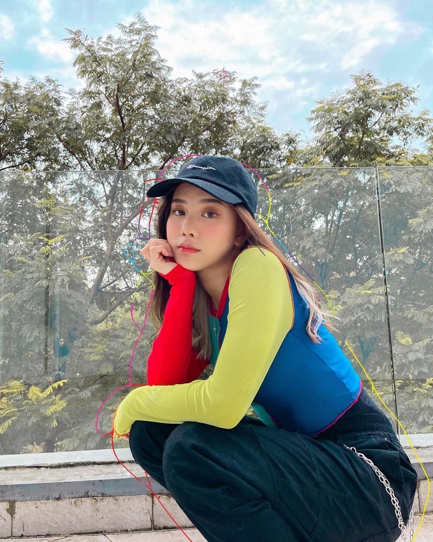 Jessica Jane cantik dengan pose termenung/instagram.com/jessicajane99