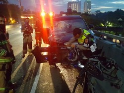 Diduga Tabrak Truk di Fly Over Pasupati, Pengemudi Mobil Tewas