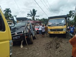 Penampakan Jalan Rusak di Jambi Lokasi Wanita Wafat Saat Terjebak Macet ke RS