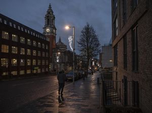 Inggris Pertimbangkan Akan Modifikasi Vaksin Gegara Varian Baru Corona