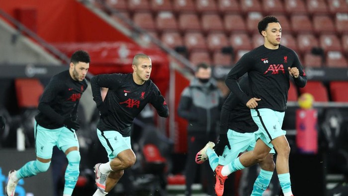 SOUTHAMPTON, ENGLAND - JANUARY 04: Thiago Alcantara of Liverpool warms up prior to the Premier League match between Southampton and Liverpool at St Marys Stadium on January 04, 2021 in Southampton, England. The match will be played without fans, behind closed doors as a Covid-19 precaution. (Photo by Naomi Baker/Getty Images)