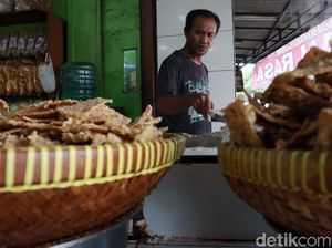 Meski Kedelai Mahal, Pengusaha Tempe Goreng Belum Naikan Harga