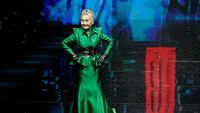 Wuhan Gelar Fashion Show Setahun Setelah Corona, Modelnya Wanita Usia Senja