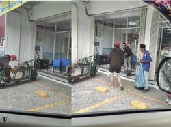 Mulia! Anak Motor Ini Beri Makan Pemulung di Pinggir Jalan