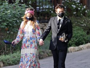 Diisukan Dekat dengan Harry Styles, Begini Tanggapan Olivia Wilde Diisukan Dekat dengan Harry Styles, Begini Tanggapan Olivia Wilde