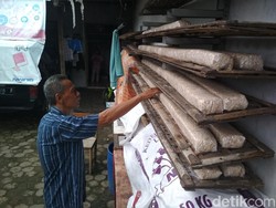 Demi Tetap Produksi, Perajin di Cirebon Kurangi Ukuran Tempe