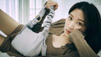 10 Potret Moon Ga Young, Si Cantik Jadi Cewek Jelek di True Beauty