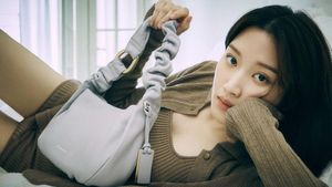 10 Potret Moon Ga Young, Si Cantik Jadi Cewek Jelek di True Beauty