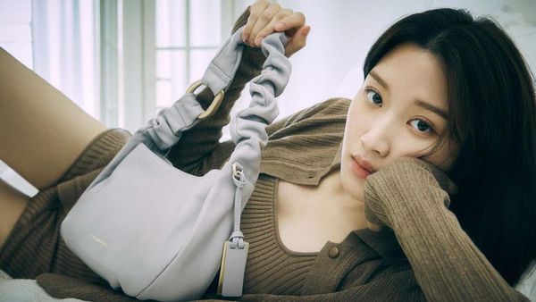 10 Potret Moon Ga Young, Si Cantik Jadi Cewek Jelek di True Beauty