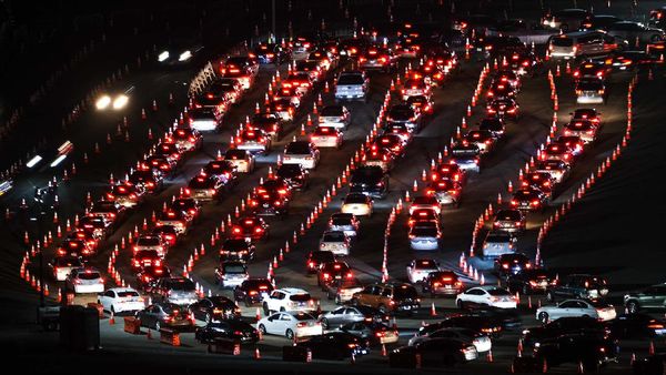 Potret Antrean Tes COVID-19 di AS