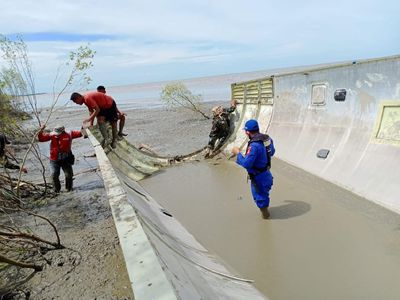 Penampakan Puing-puing Pecahan Roket China yang Ditemukan di Kalteng