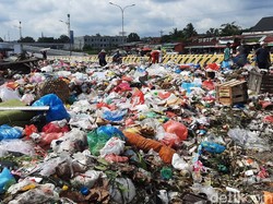 Masalah Sampah hingga Berulat Sampai Saling Tuding Para Pejabat