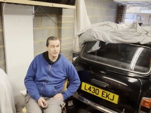 Tuna Netra Ini Bisa Cangkok Mesin Motor ke Mobil