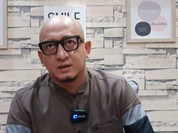 Penampilan Baru Ustaz Zacky Mirza yang Disebut Mirip Bruce Willis