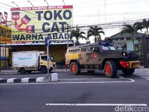 Dikawal Ketat, Begini Momen Kedatangan Vaksin Sinovac ke Yogya Dikawal Ketat, Begini Momen Kedatangan Vaksin Sinovac ke Yogya