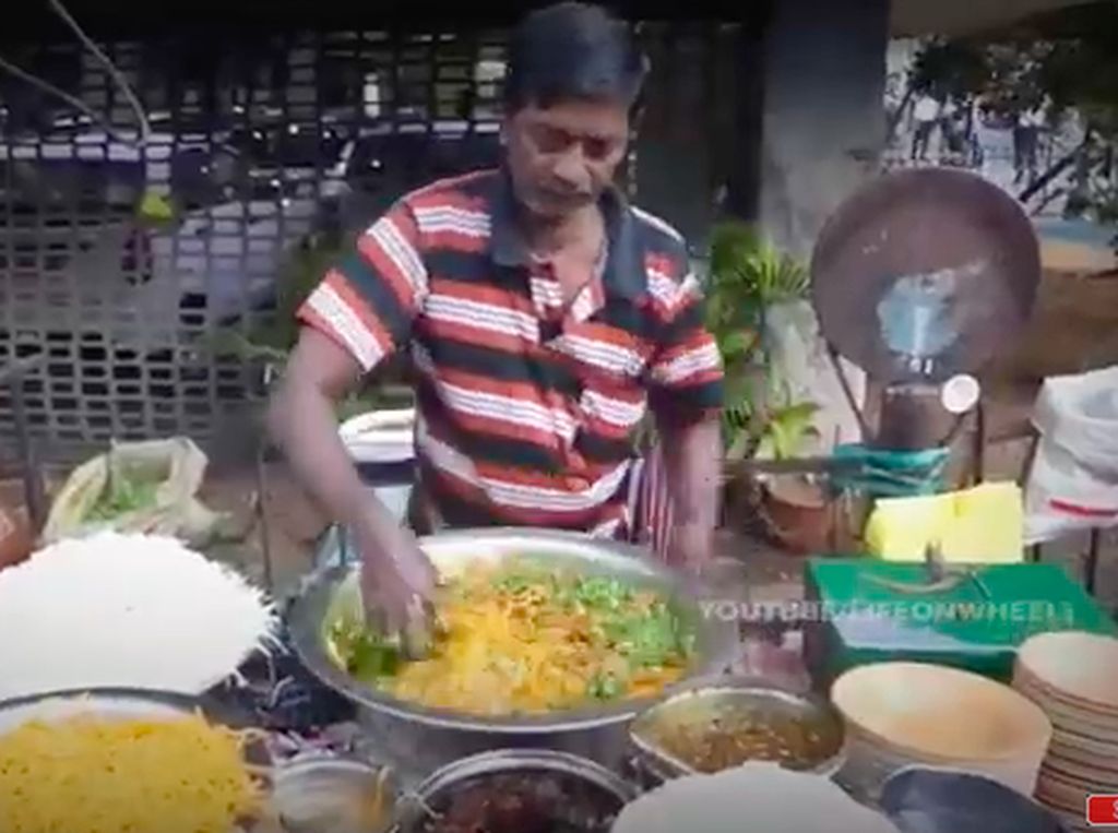 5 Makanan India Jorok Ini Laris Meski Diolah Pakai Tangan Telanjang! 5 Makanan India Jorok Ini Laris Meski Diolah Pakai Tangan Telanjang!