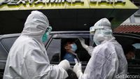 Antrean Swab Test Masih Tinggi di Tengah Persiapan Vaksin