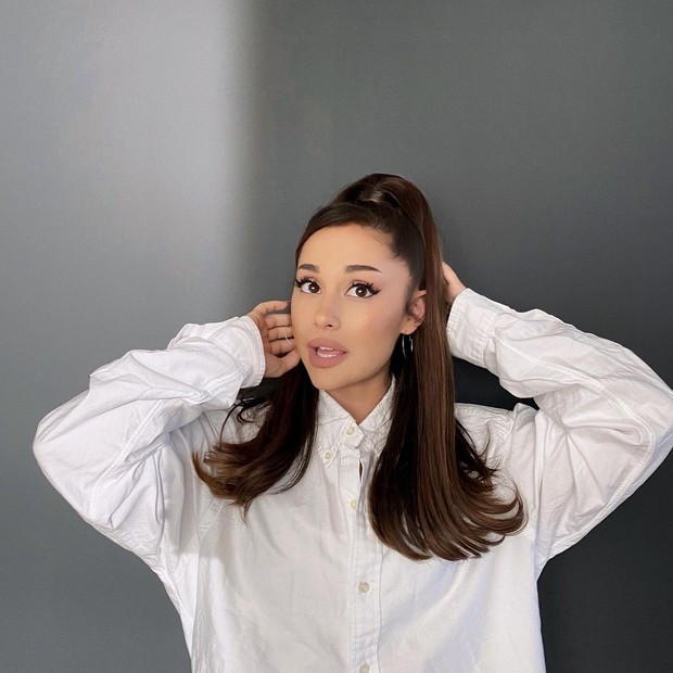 Ariana Grande juga terang-terangan mengkritik acara tersebut melalui akun Twitternya,