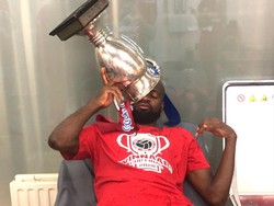 Minta Dijual, Pemain Ini Nekat Kenakan Jersey Klub Rival