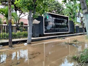 Disnaker Pasuruan Kebanjiran, Aktivitas Kantor Lumpuh