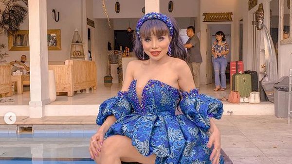 Eva Belisima Pamer Foto Seksi, Netizen Bahas soal Agama