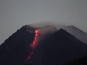 Dalam 6 Jam, Gunung Merapi Keluarkan 9 Kali Guguran Lava Pijar