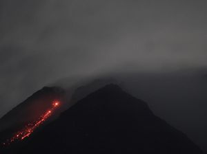 Selama 6 Jam, Gunung Merapi Muntahkan 14 Kali Lava Pijar Selama 6 Jam, Gunung Merapi Muntahkan 14 Kali Lava Pijar