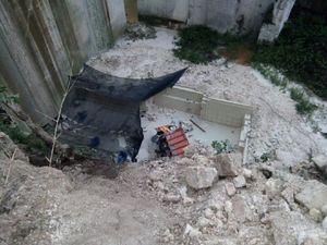 Truk Jatuh ke Jurang Tambang Batu di Tuban, Kendaraan Rusak Sopir Selamat Truk Jatuh ke Jurang Tambang Batu di Tuban, Kendaraan Rusak Sopir Selamat