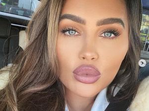 Bintang Realiti Seksi Dihujat, Sering Oplas Tapi Mengaku Takut Vaksin Corona