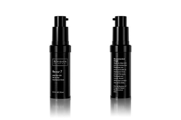 Produk topikal berbahan peptide seperti Revision Revox 7 dapat membantu dalam menghilangkan kerutan di dahi