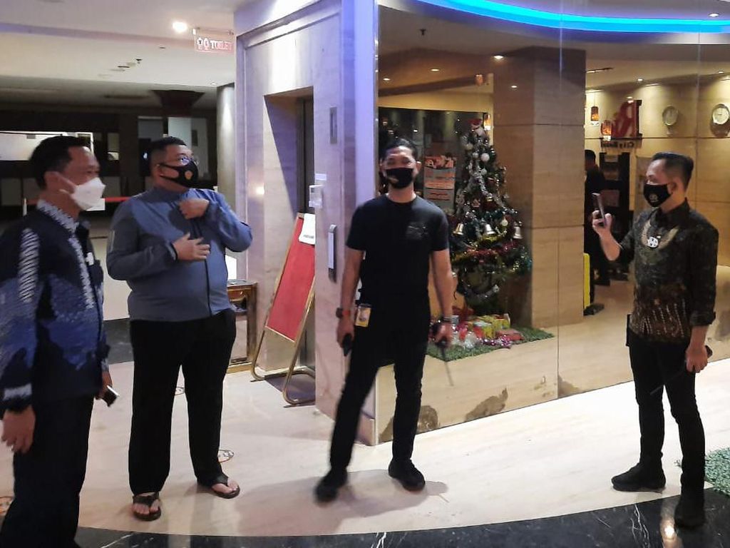 Wanita Tewas di Hotel Palembang Diduga PSK, 2 Hari Layani Beberapa Pria Wanita Tewas di Hotel Palembang Diduga PSK, 2 Hari Layani Beberapa Pria