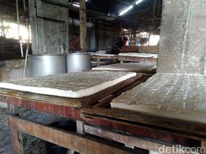 Harga Kedelai Mahal, Perajin Tahu-Tempe di Pandeglang Menjerit