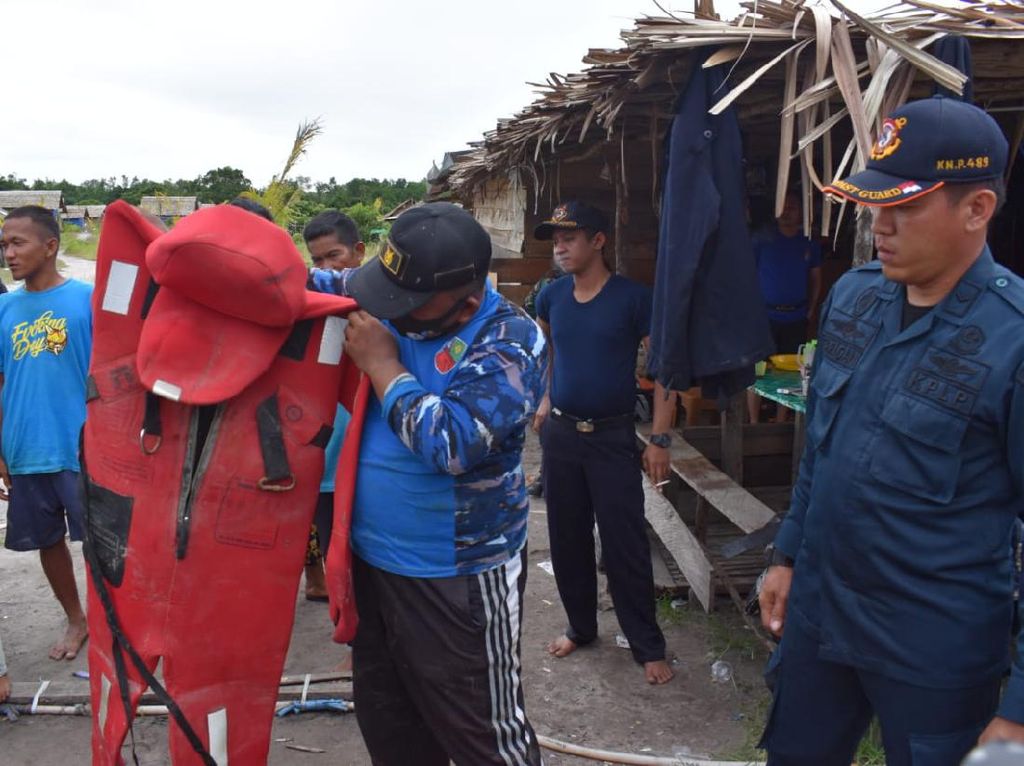 Lapan Sebut Life Jacket-Wearpack di Kalteng Tak Terkait Puing Pecahan Roket Lapan Sebut Life Jacket-Wearpack di Kalteng Tak Terkait Puing Pecahan Roket