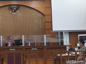 Tim Hukum Polda Metro Cecar Saksi HRS soal Prokes Acara Maulid di Petamburan Tim Hukum Polda Metro Cecar Saksi HRS soal Prokes Acara Maulid di Petamburan