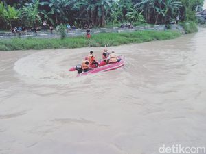 Pelajar SMP Hilang Tenggelam Saat Mandi di Sungai Gegara Tak Bisa Berenang Pelajar SMP Hilang Tenggelam Saat Mandi di Sungai Gegara Tak Bisa Berenang