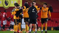 Wolves di nomor sembilan. Sudah 40 tahun 9 bulan tidak pernah lagi memenangi trofi (terakhir Piala Liga Inggris) (Getty Images)