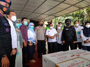 10 Ribu Dosis Vaksin COVID-19 Tiba di Sulawesi Barat