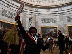 Harga Saham Senjata AS Naik, Imbas Kerusuhan di Capital