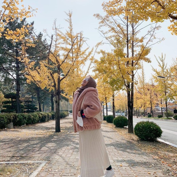 Bianca Kartika memakai jaket bulu bulu/instagram.com/biancakartika