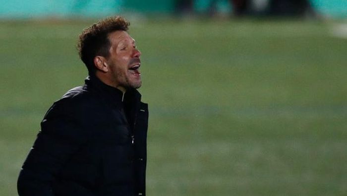 Diego Simeone CORNELLA, SPAIN - JANUARY 06: Diego Pablo Simeone of Atletico de Madrid reacts during the Copa del Rey second round match between Cornella and Atletico Madrid at Nou Municipal de Cornella de Llobregat on January 06, 2021 in Cornella, Spain. Sporting stadiums around Spain remain under strict restrictions due to the Coronavirus Pandemic as Government social distancing laws prohibit fans inside venues resulting in games being played behind closed doors. (Photo by Eric Alonso/Getty Images)