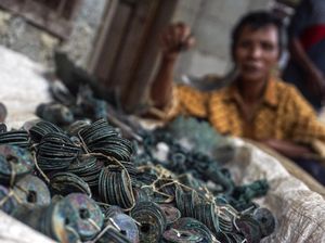Ini Ribuan Keping Uang Kuno yang Ditemukan Petani di Pekalongan Ini Ribuan Keping Uang Kuno yang Ditemukan Petani di Pekalongan